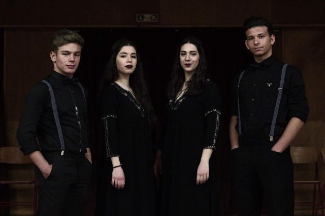 Choir on the Stairs Φωνητικό κουαρτέτο