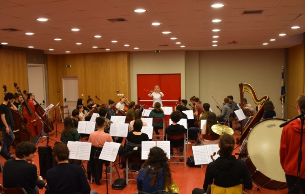 O Stefan Geiger διευθύνει την Underground Youth Orchestra