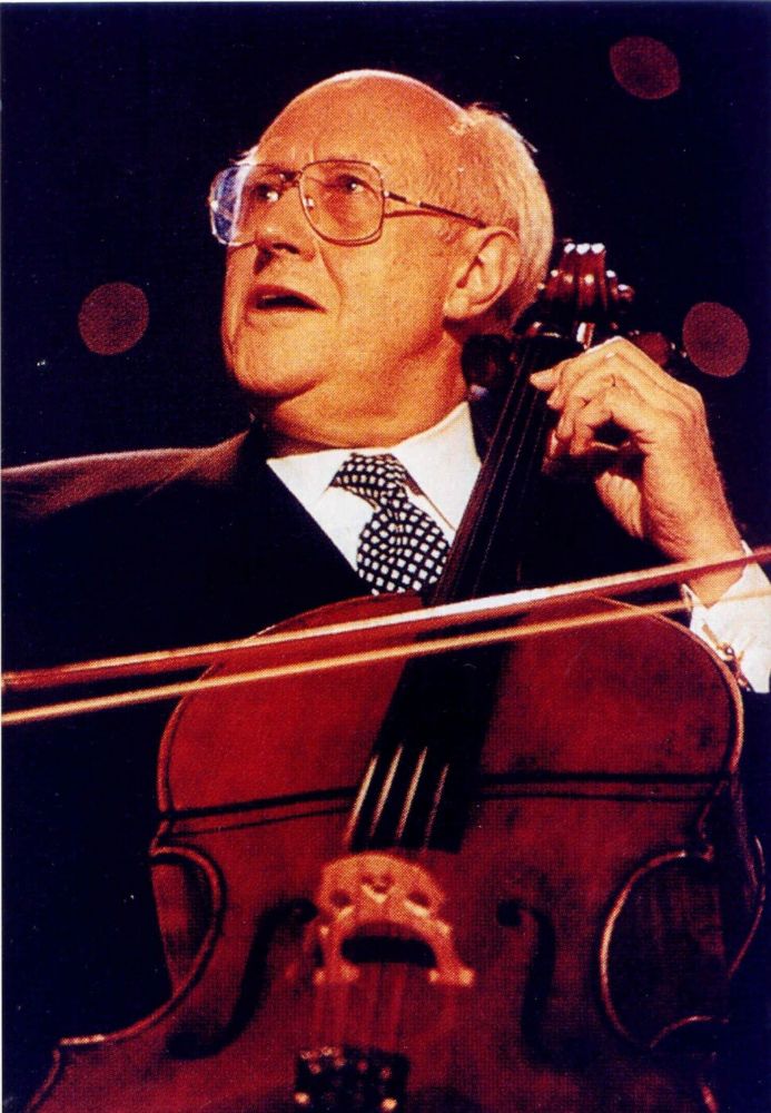 ENGMstislav-Rostropovich-2801-1-970x1400