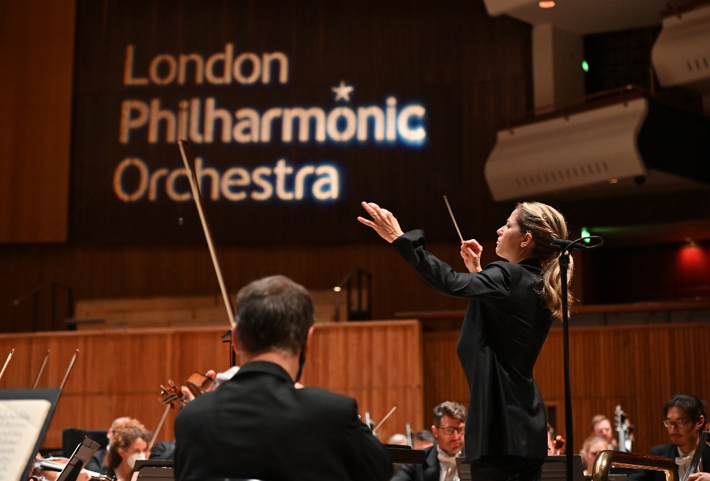 Principal Guest Conductor Karina Canellakis and London Philharmonic Orchestra (c) Mark Allan