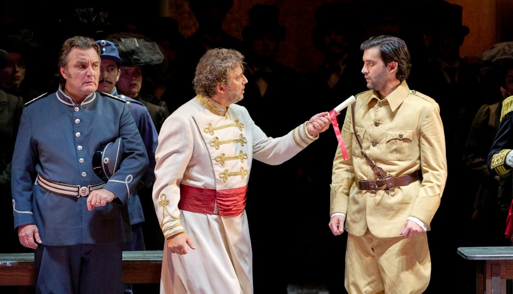 Otello_19_TEZIER_KAUFMANN_DAVRONOV_c_Michael_Poehn_003